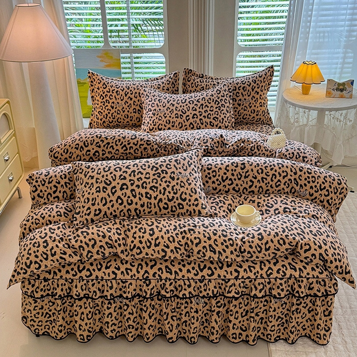 91家纺网 家纺一手货源 找家纺 优家居 2025新品水洗棉床裙单件三件套韩版水洗皱皱纱床罩直播爆款-单床裙 豹纹-咖