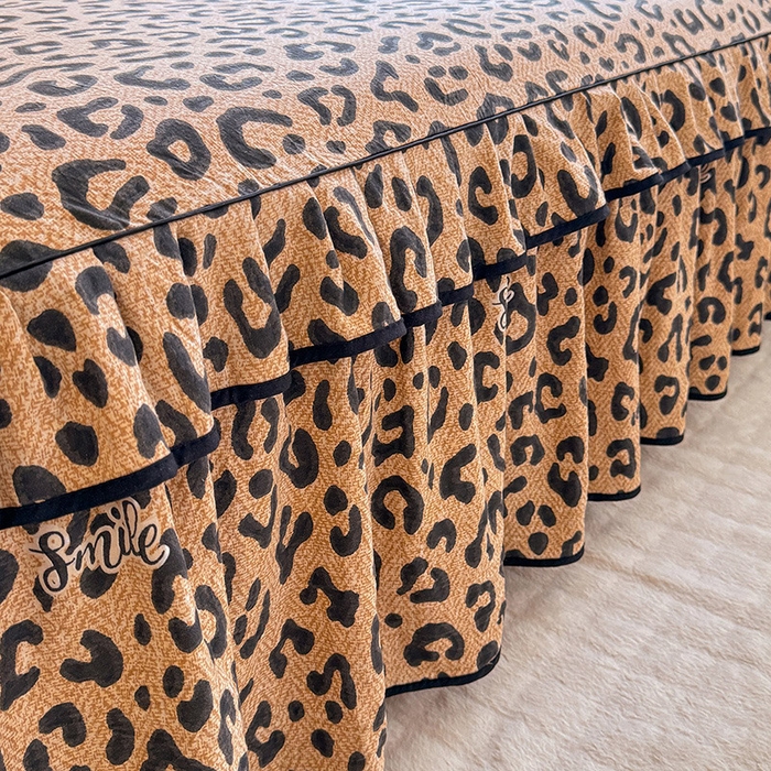 91家纺网 家纺一手货源 找家纺 优家居 2025新品水洗棉床裙单件三件套韩版水洗皱皱纱床罩直播爆款-单床裙 豹纹-咖