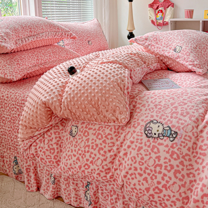 91家纺网 家纺一手货源 找家纺 一比一 2025新款加厚保暖豆豆牛奶绒床盖款四件套豹纹KT - 粉