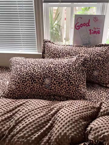 91家纺网 家纺一手货源 找家纺 一比一 2025新款加厚保暖豆豆牛奶绒床盖款四件套豹纹KT- 咖