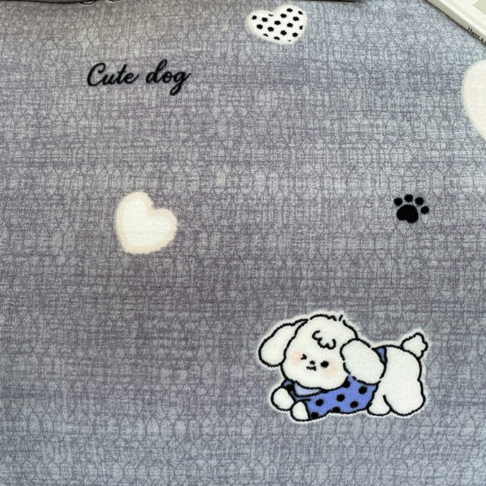 91家纺网 家纺一手货源 找家纺 一比一  2025新款双面牛奶绒四件套阿奇灰