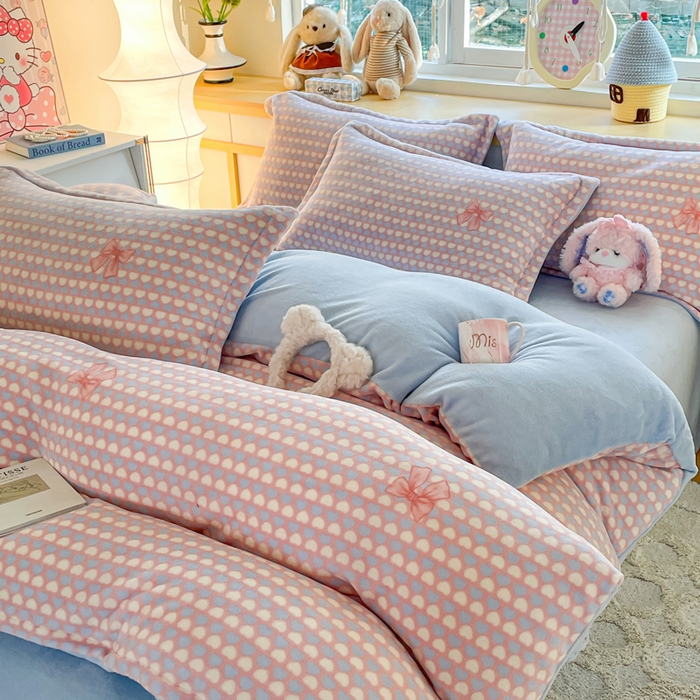 91家纺网 家纺一手货源 找家纺 一比一  2025新款双面牛奶绒四件套朵缦