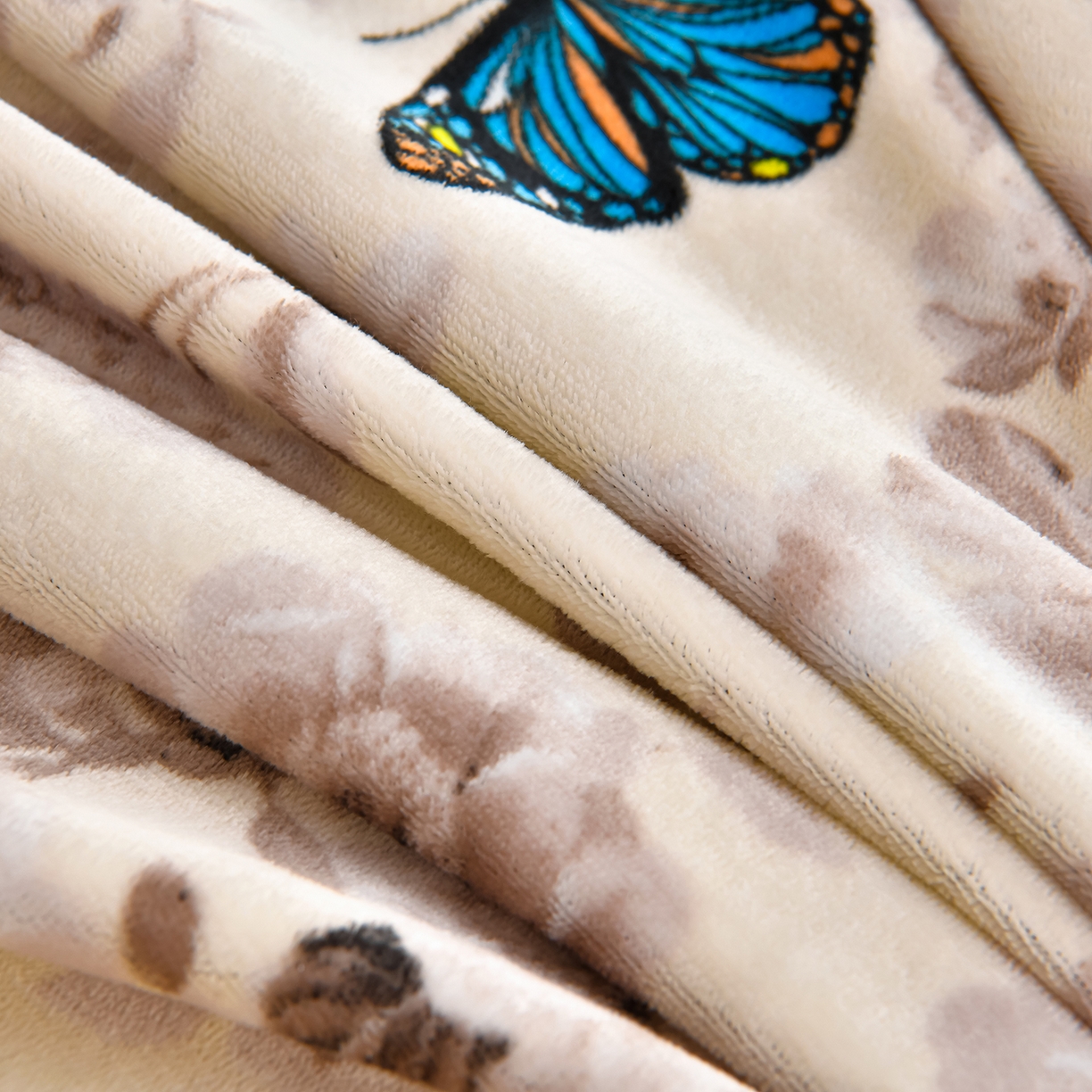 91家纺网 家纺一手货源 找家纺 缘莉娜家纺 2025高克重8斤牛奶绒四件套金貂绒法莱绒加厚保暖直播电商爆款 蝶恋花