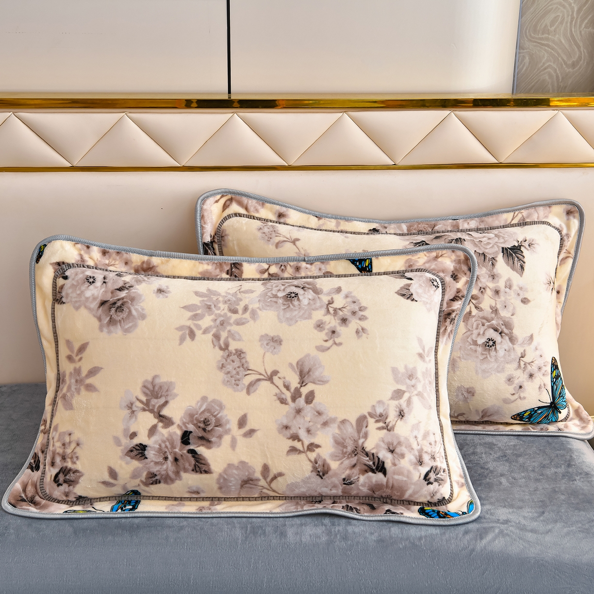 91家纺网 家纺一手货源 找家纺 缘莉娜家纺 2025高克重8斤牛奶绒四件套金貂绒法莱绒加厚保暖直播电商爆款 蝶恋花