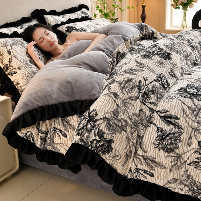 91家纺网 家纺一手货源 找家纺 （总）曼尼 2025新款韩版花边牛奶绒四件套