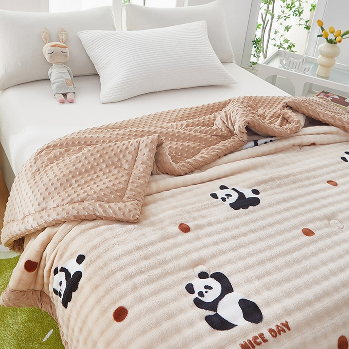 91家纺网 家纺一手货源 找家纺 中国龙家纺 2025新款双面可用兔毛绒豆豆被被子被芯 熊猫点点-咖