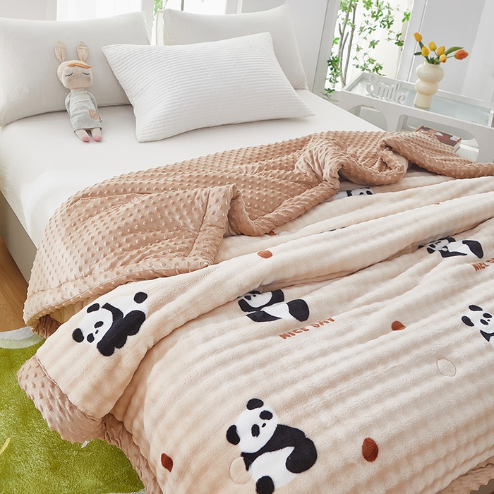 91家纺网 家纺一手货源 找家纺 中国龙家纺 2025新款双面可用兔毛绒豆豆被被子被芯 熊猫点点-咖
