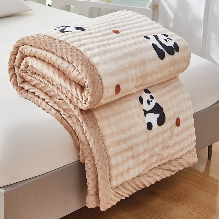 91家纺网 家纺一手货源 找家纺 中国龙家纺 2025新款双面可用兔毛绒豆豆被被子被芯 熊猫点点-咖