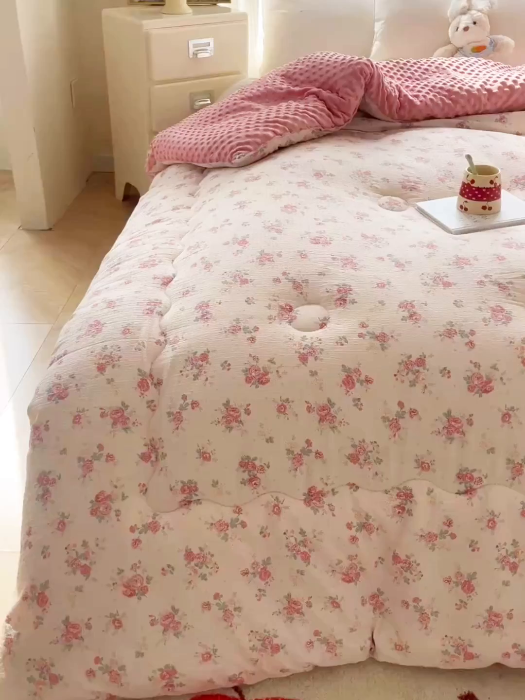 91家纺网 家纺一手货源 找家纺 （总）美宜家 2025新款豆豆绒冬被子皱皱棉提花春秋被芯豆豆被
