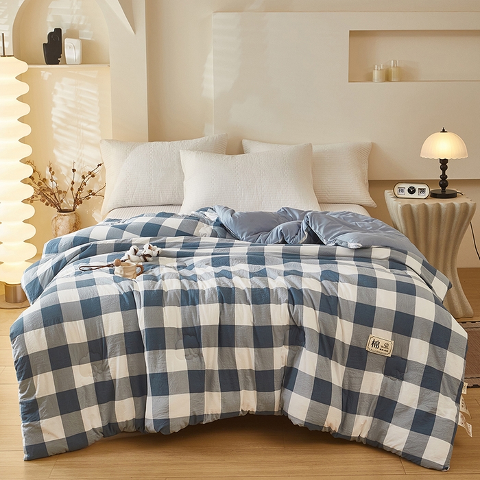 91家纺网 家纺一手货源 找家纺 中国龙家纺 2025新款亲肤水洗棉棉花被被子被芯 蓝中格