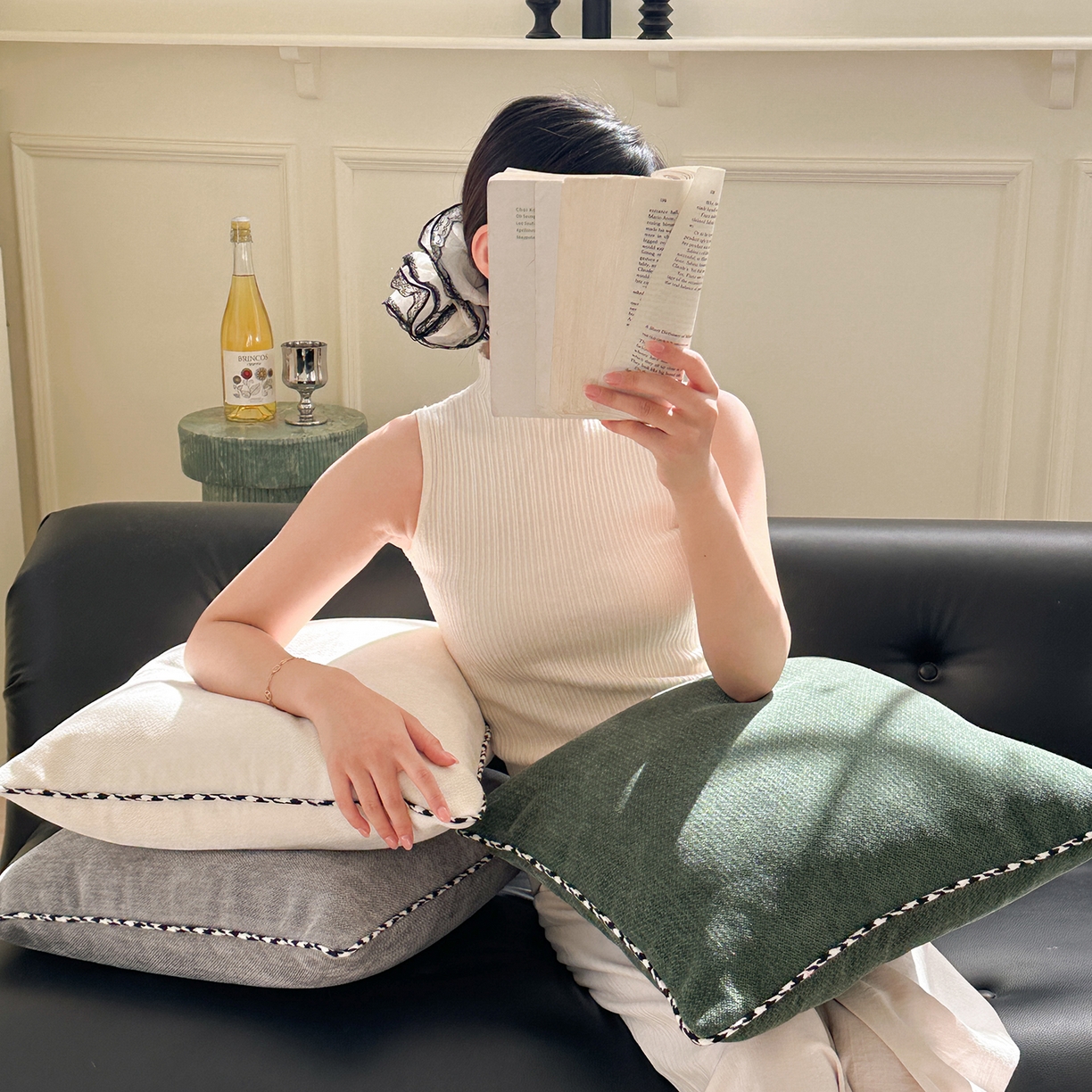 91家纺网 家纺一手货源 找家纺 美茉家居 2025新款加厚高端沙发布雪尼尔滚边方枕抱枕 南瓜橘