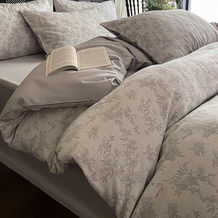 91家纺网 家纺一手货源 找家纺 宜代光年 2025新款色织水洗棉提花四件套（第一批） 踏花香 灰