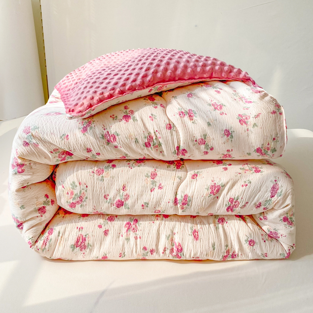 91家纺网 家纺一手货源 找家纺 （总）美宜家 2025新款豆豆绒冬被子皱皱棉提花春秋被芯豆豆被