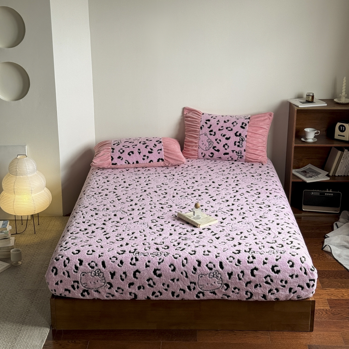 91家纺网 家纺一手货源 找家纺 新印象 2025新款阳离子绒保暖床笠 阳离子绒-斑豹粉