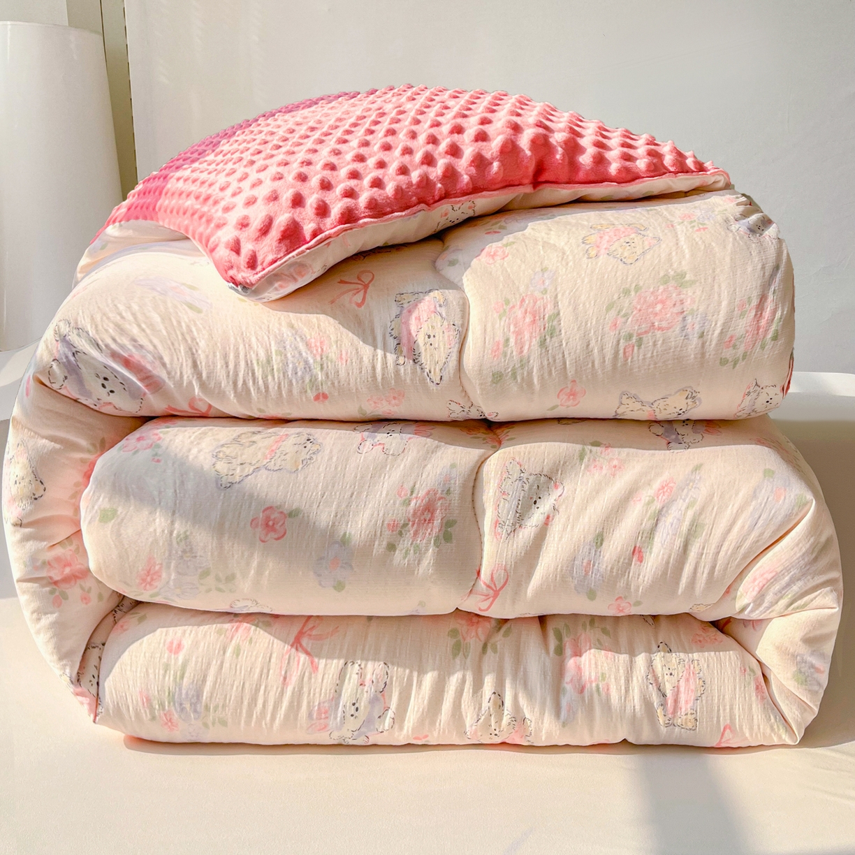 91家纺网 家纺一手货源 找家纺 （总）美宜家 2025新款豆豆绒冬被子皱皱棉提花春秋被芯豆豆被