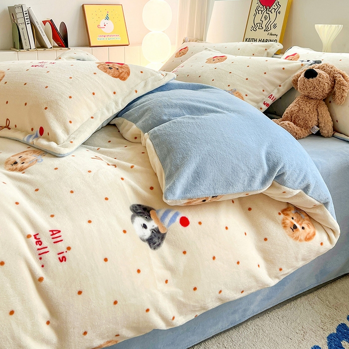 91家纺网 家纺一手货源 找家纺 简一 2025新款小清新牛奶绒印花四件套-卡通系列波点狗狗-兰