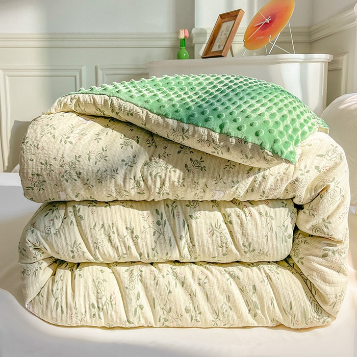 91家纺网 家纺一手货源 找家纺 （总）美宜家 2025新款豆豆绒冬被子皱皱棉提花春秋被芯豆豆被