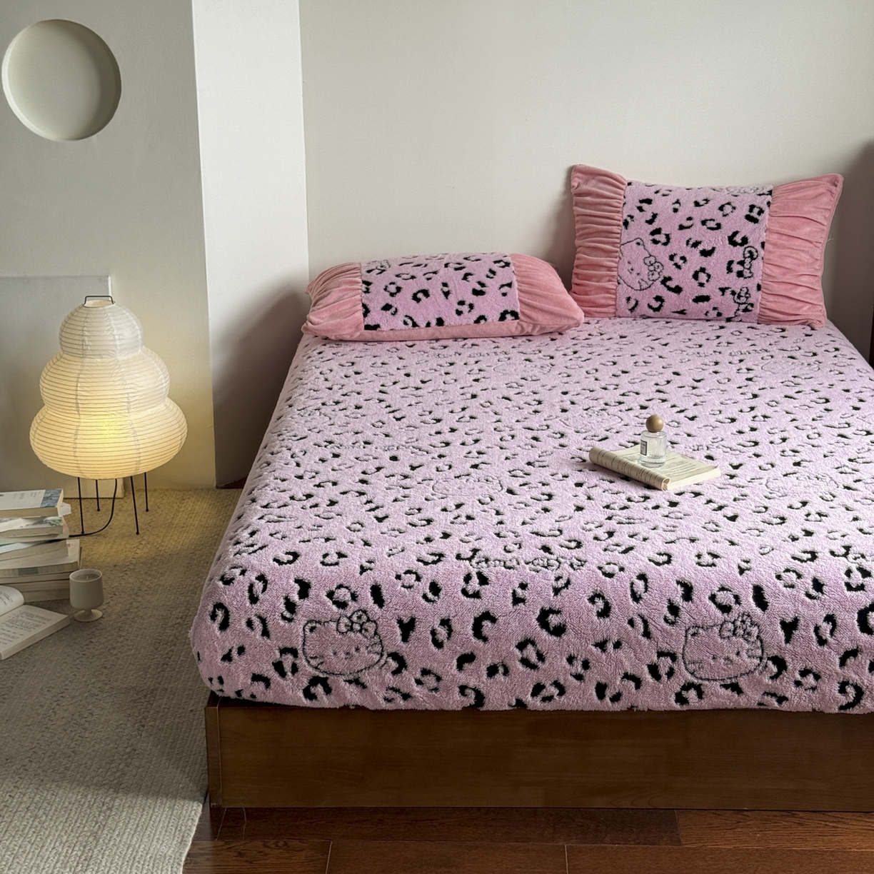 91家纺网 家纺一手货源 找家纺 新印象 2025新款阳离子绒保暖床笠 阳离子绒-斑豹粉