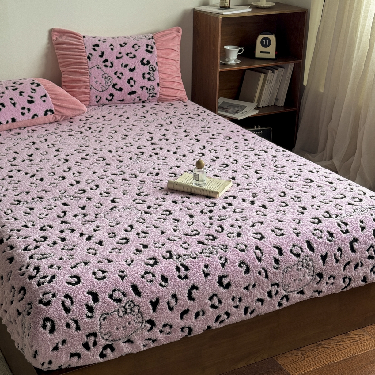 91家纺网 家纺一手货源 找家纺 新印象 2025新款阳离子绒保暖床笠 阳离子绒-斑豹粉