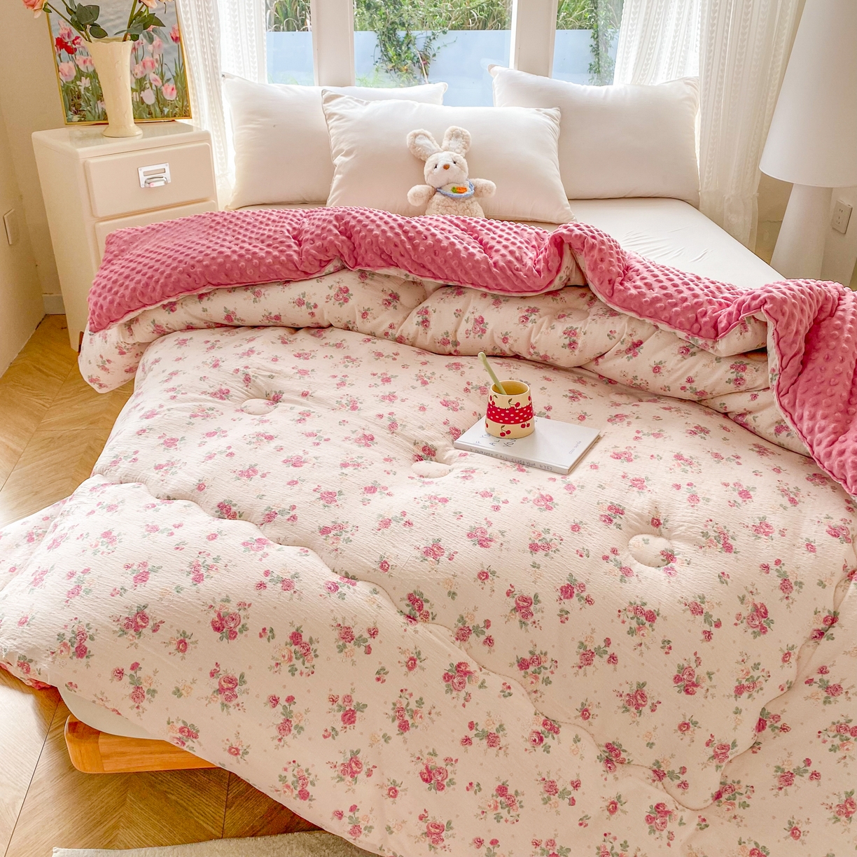 91家纺网 家纺一手货源 找家纺 美宜家 2025新款豆豆绒冬被子皱皱棉提花春秋被芯豆豆被 花颜