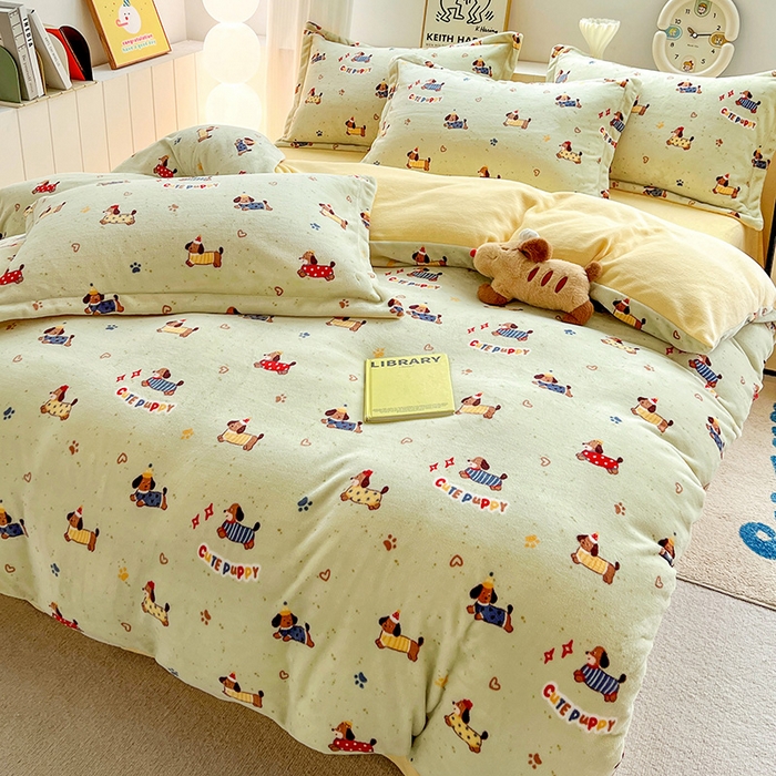 91家纺网 家纺一手货源 找家纺 简一 2025新款小清新牛奶绒印花四件套-卡通系列腊肠狗联盟