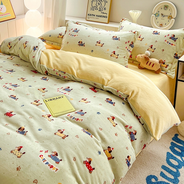 91家纺网 家纺一手货源 找家纺 简一 2025新款小清新牛奶绒印花四件套-卡通系列腊肠狗联盟