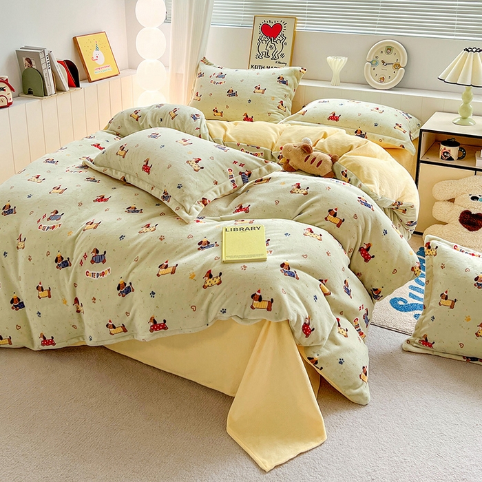 91家纺网 家纺一手货源 找家纺 简一 2025新款小清新牛奶绒印花四件套-卡通系列腊肠狗联盟