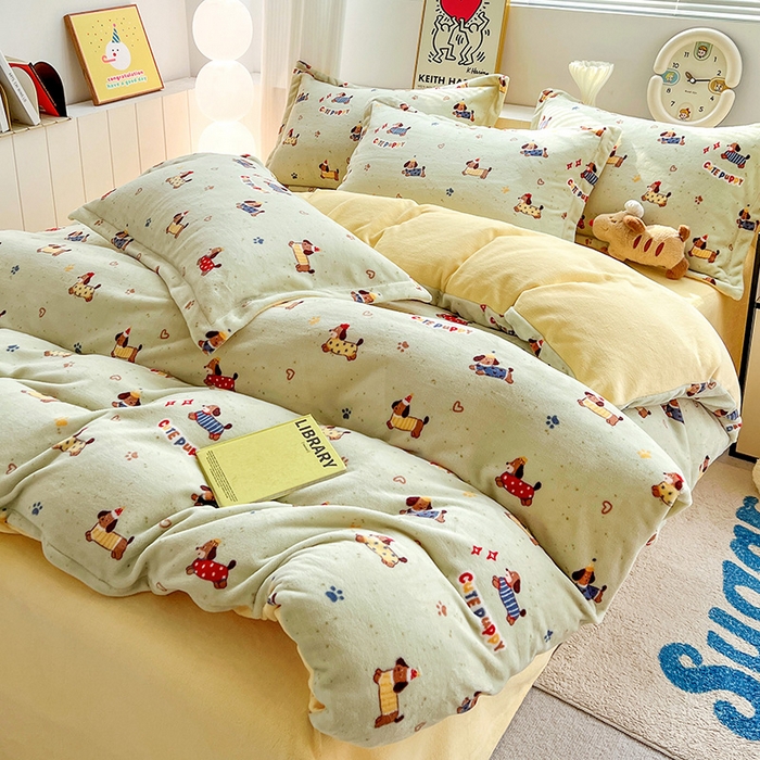 91家纺网 家纺一手货源 找家纺 简一 2025新款小清新牛奶绒印花四件套-卡通系列腊肠狗联盟