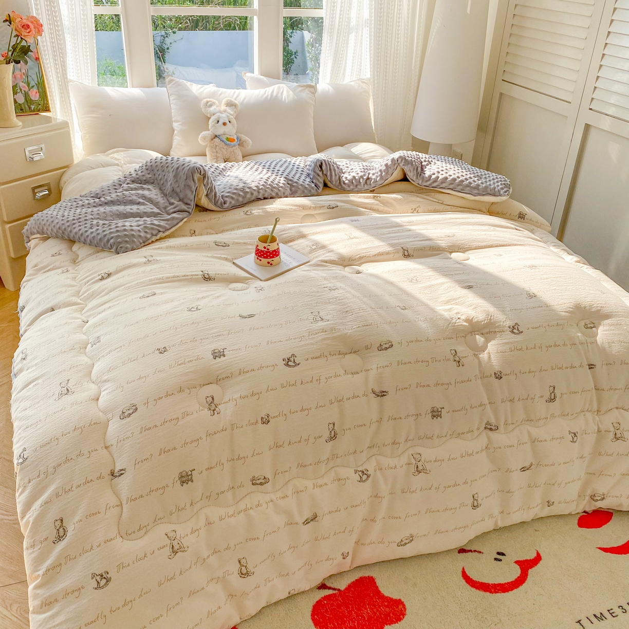 91家纺网 家纺一手货源 找家纺 美宜家 2025新款豆豆绒冬被子皱皱棉提花春秋被芯豆豆被 吉利熊