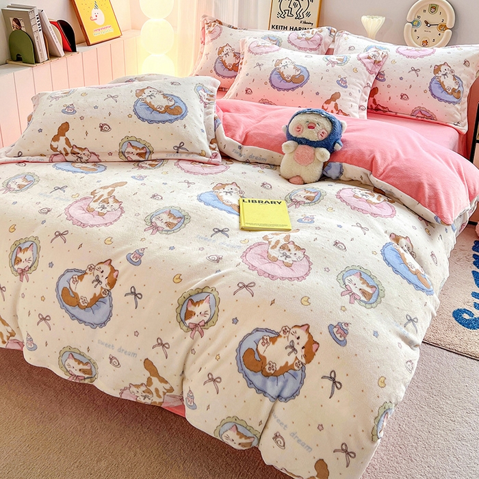 91家纺网 家纺一手货源 找家纺 简一 2025新款小清新牛奶绒印花四件套-卡通系列萝莉猫咪