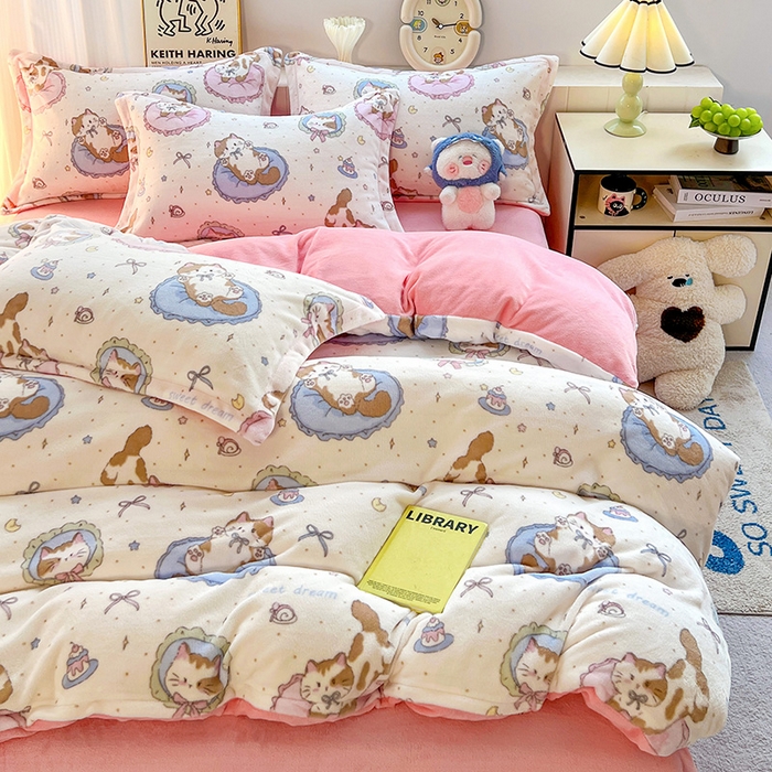 91家纺网 家纺一手货源 找家纺 简一 2025新款小清新牛奶绒印花四件套-卡通系列萝莉猫咪