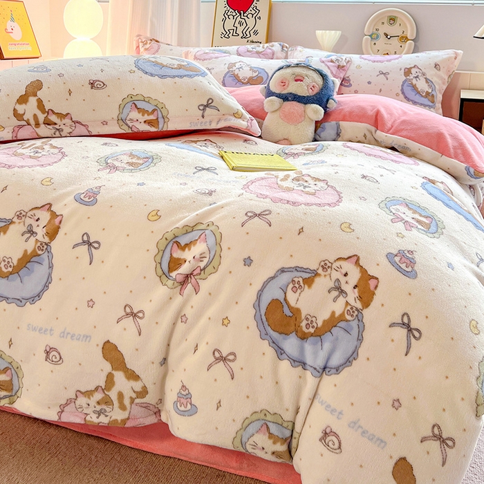 91家纺网 家纺一手货源 找家纺 简一 2025新款小清新牛奶绒印花四件套-卡通系列萝莉猫咪