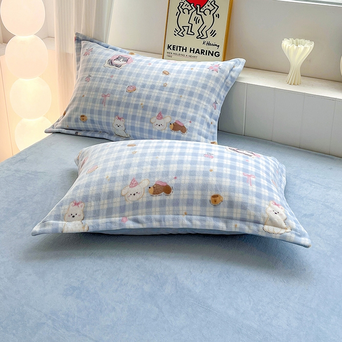 91家纺网 家纺一手货源 找家纺 简一 2025新款小清新牛奶绒印花四件套-卡通系列萌宠乐园