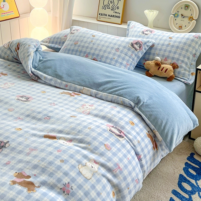 91家纺网 家纺一手货源 找家纺 简一 2025新款小清新牛奶绒印花四件套-卡通系列萌宠乐园