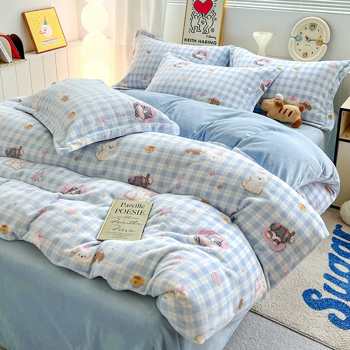 91家纺网 家纺一手货源 找家纺 简一 2025新款小清新牛奶绒印花四件套-卡通系列萌宠乐园