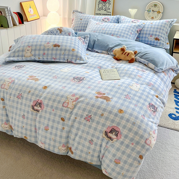 91家纺网 家纺一手货源 找家纺 简一 2025新款小清新牛奶绒印花四件套-卡通系列萌宠乐园