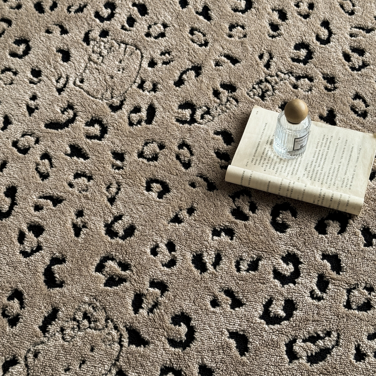 91家纺网 家纺一手货源 找家纺 新印象 2025新款阳离子绒保暖床笠 阳离子绒-斑豹驼