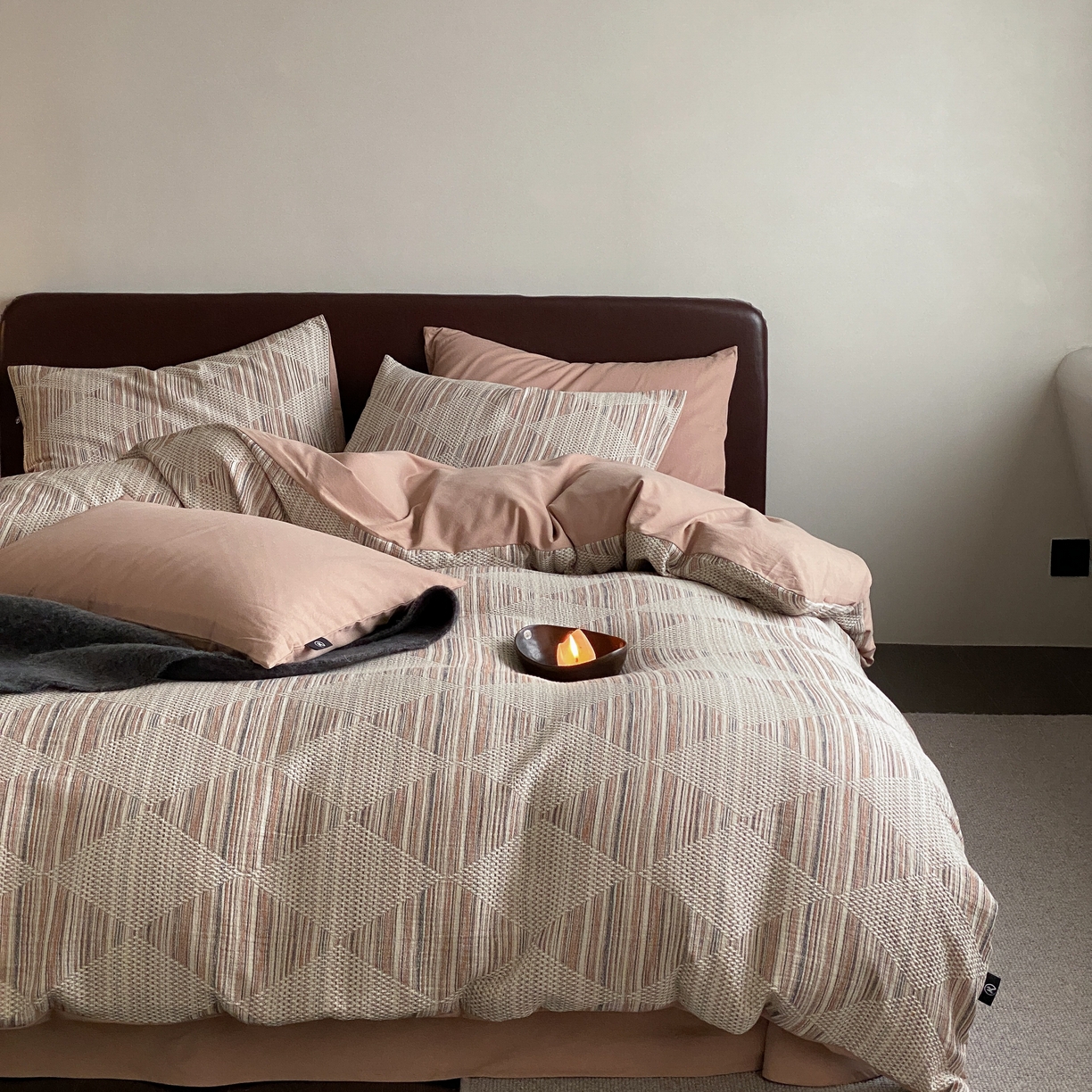 91家纺网 家纺一手货源 找家纺 旷野 2025新款全棉华夫格提花磨毛四件套 吉野-豆蔻粉