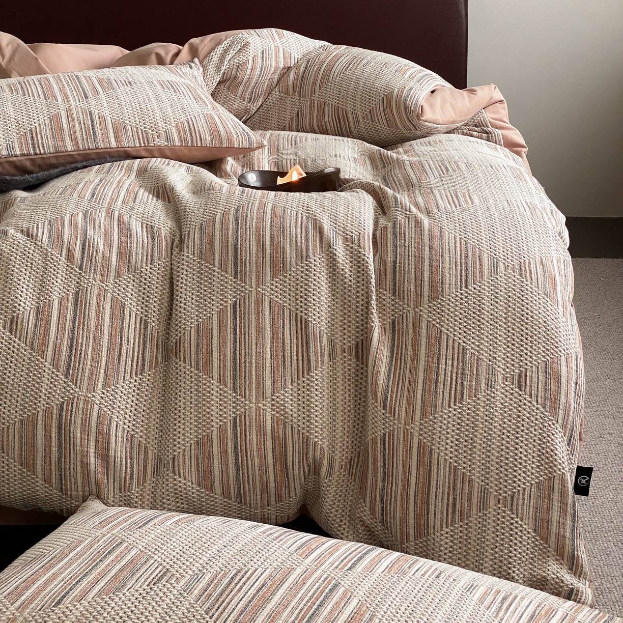 91家纺网 家纺一手货源 找家纺 旷野 2025新款全棉华夫格提花磨毛四件套 吉野-豆蔻粉