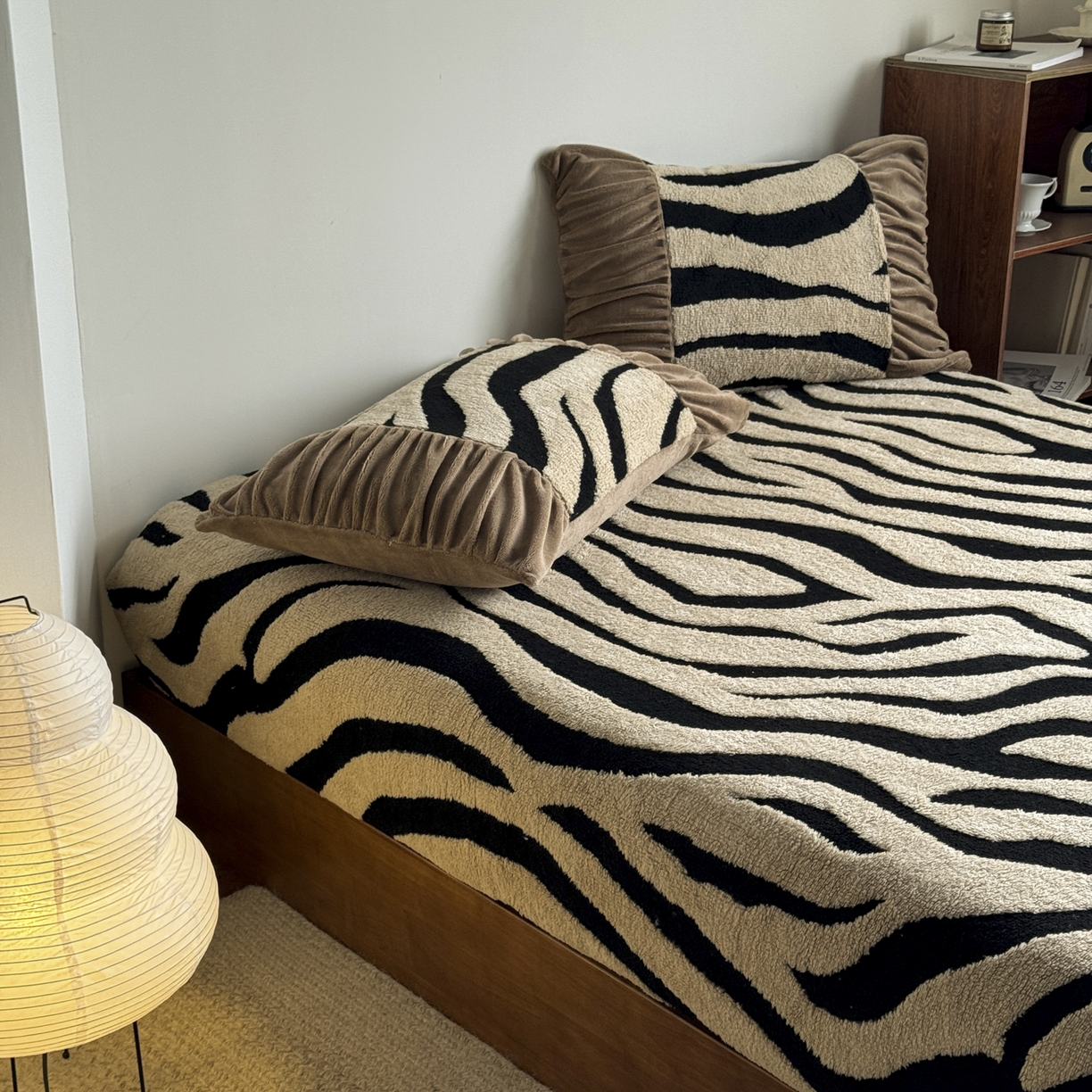 91家纺网 家纺一手货源 找家纺 新印象 2025新款阳离子绒保暖床笠 阳离子绒-斑马纹