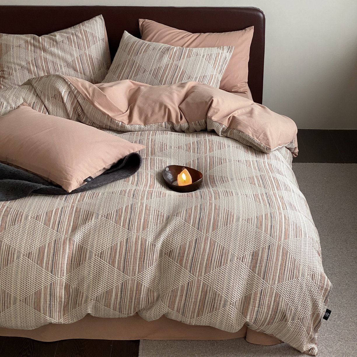 91家纺网 家纺一手货源 找家纺 旷野 2025新款全棉华夫格提花磨毛四件套 吉野-豆蔻粉