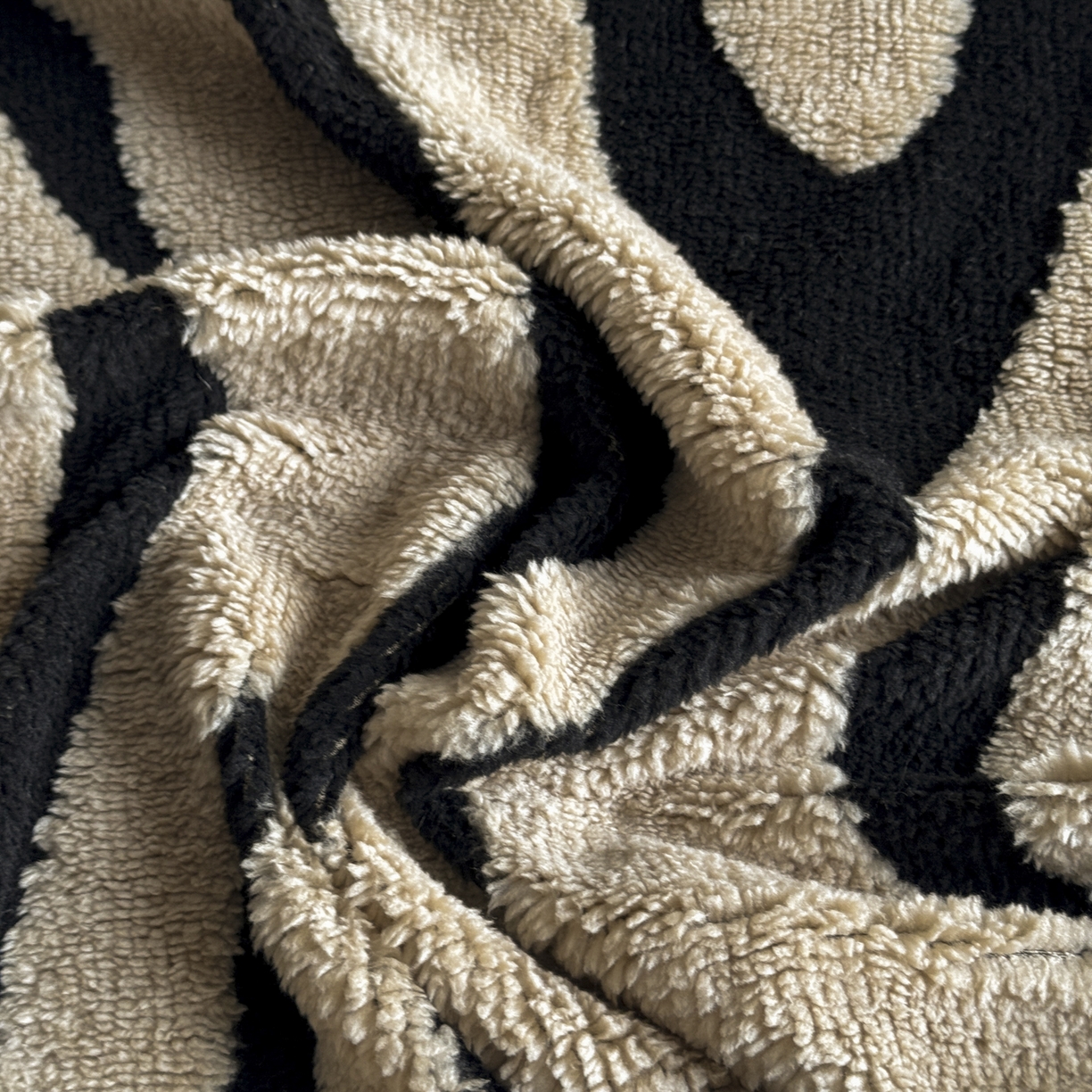 91家纺网 家纺一手货源 找家纺 新印象 2025新款阳离子绒保暖床笠 阳离子绒-斑马纹