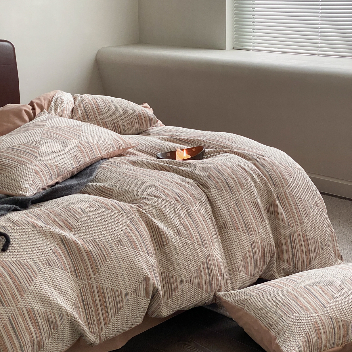 91家纺网 家纺一手货源 找家纺 旷野 2025新款全棉华夫格提花磨毛四件套 吉野-豆蔻粉