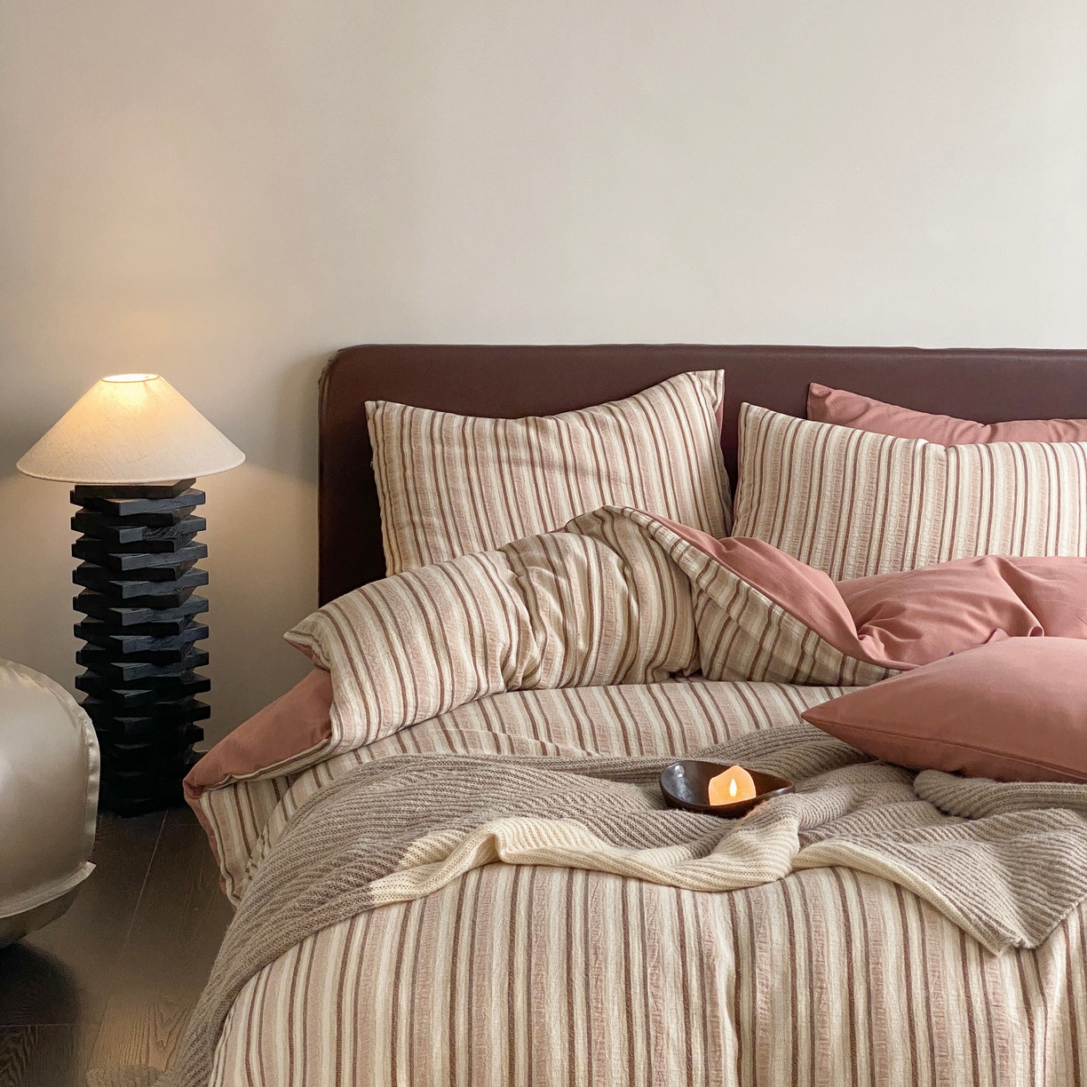 91家纺网 家纺一手货源 找家纺 旷野 2025新款全棉华夫格提花磨毛四件套 吉野-丝绒红