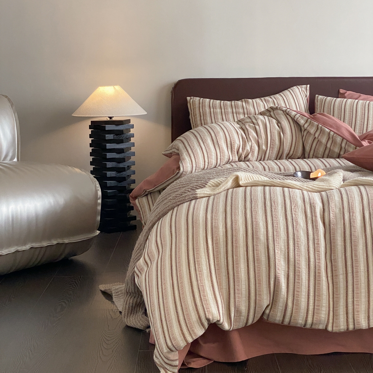 91家纺网 家纺一手货源 找家纺 旷野 2025新款全棉华夫格提花磨毛四件套 吉野-丝绒红