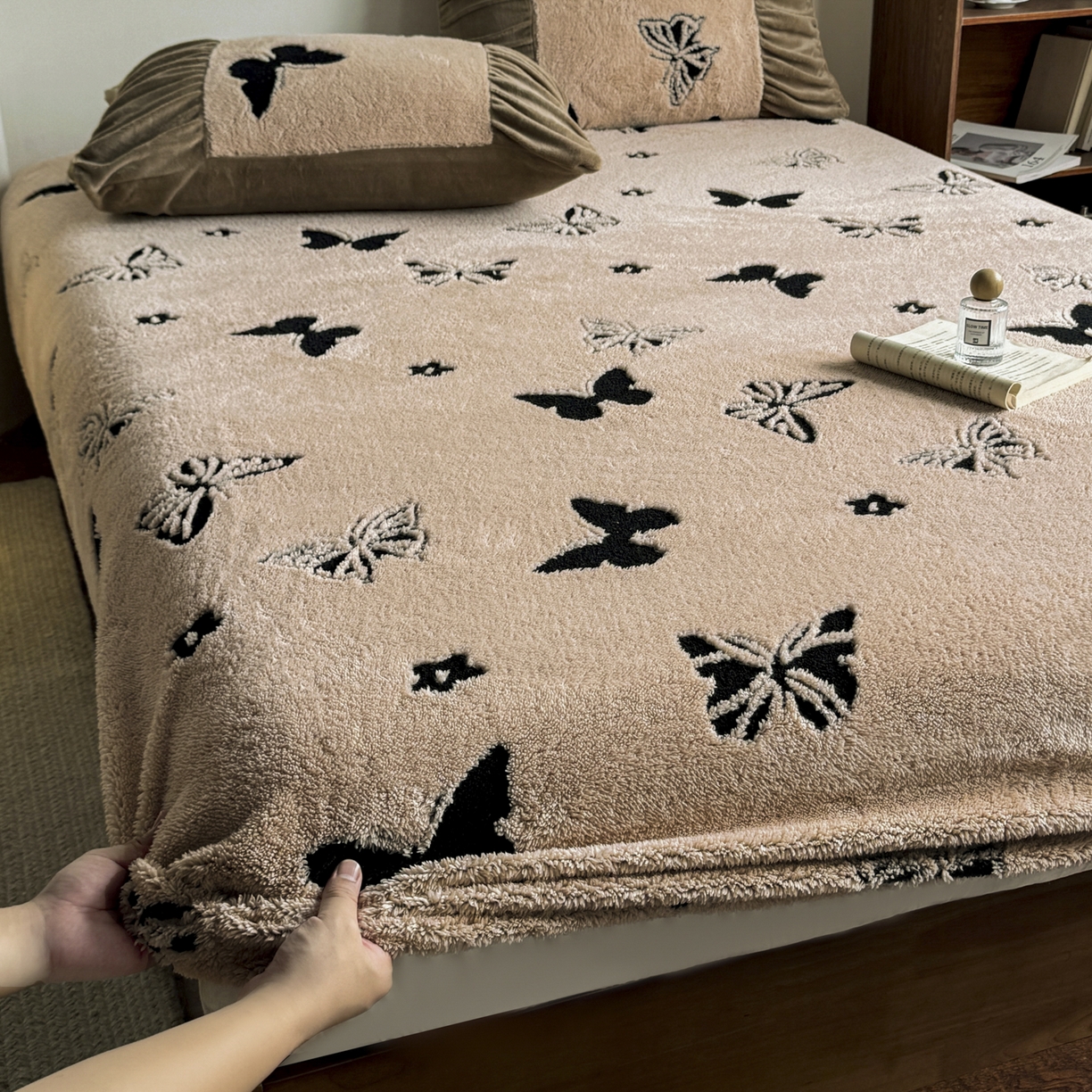 91家纺网 家纺一手货源 找家纺 新印象 2025新款阳离子绒保暖床笠 阳离子绒-蝶季