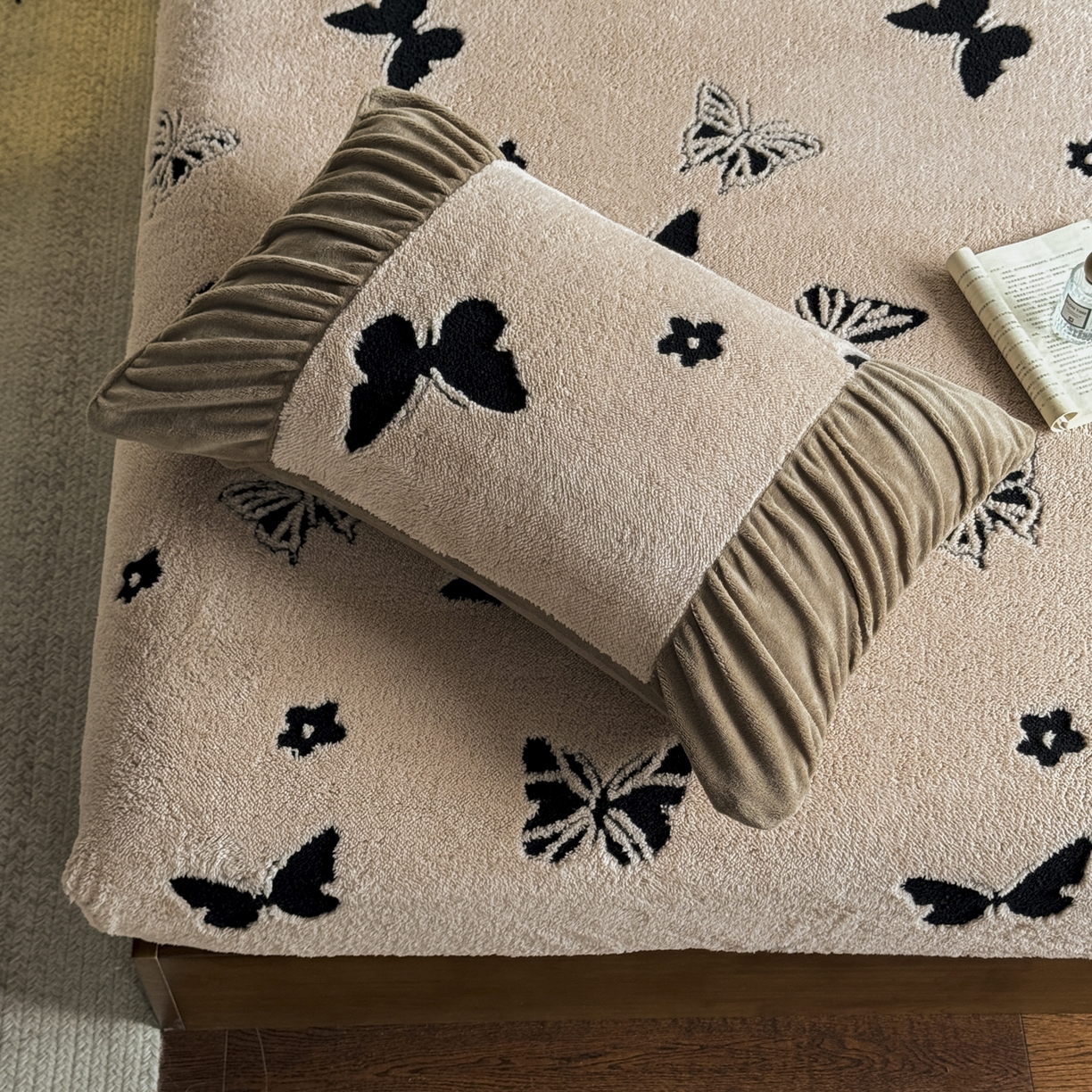 91家纺网 家纺一手货源 找家纺 新印象 2025新款阳离子绒保暖床笠 阳离子绒-蝶季