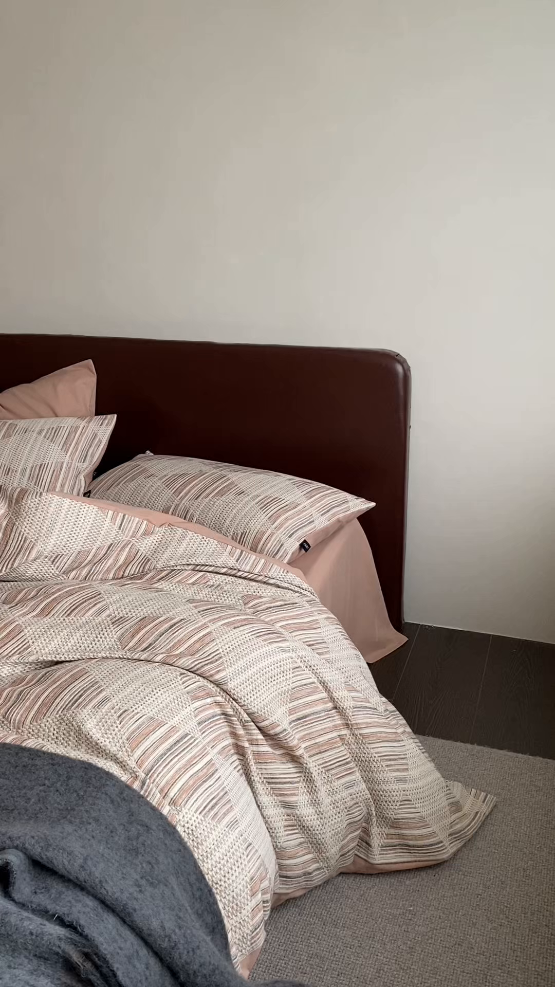 91家纺网 家纺一手货源 找家纺 旷野 2025新款全棉华夫格提花磨毛四件套 吉野-豆蔻粉