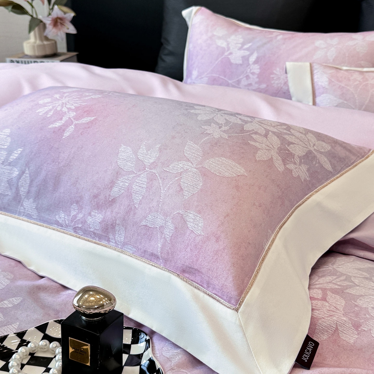 91家纺网 家纺一手货源 找家纺  2025冬季热款A类加厚磨毛四件套全棉纯棉数码印花保暖被套床单高端轻奢风床笠床上用品 瑾姝-黛紫