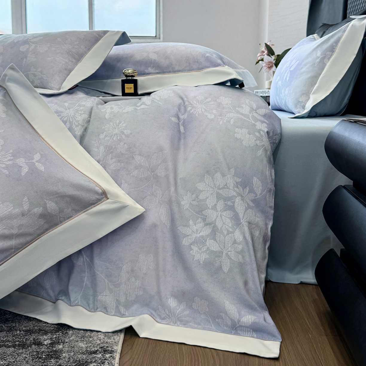 91家纺网 家纺一手货源 找家纺  2025冬季热款A类加厚磨毛四件套全棉纯棉数码印花保暖被套床单高端轻奢风床笠床上用品 瑾姝-羽蓝